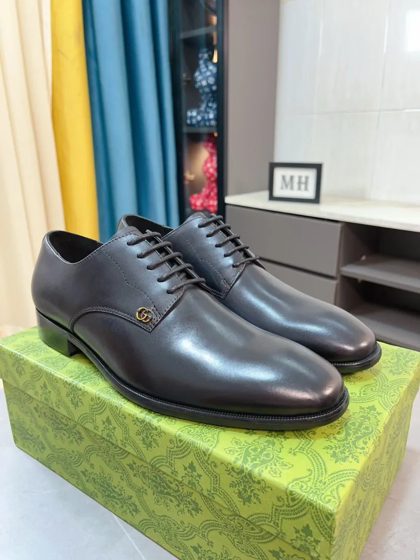 Men's Men's Shoes 💰520🌹🌹Niuli [GUCCI Gucci] A new style of formal men's leather shoes is coming~ The original quality upper is made of patent leather imported from Italy, the leather is soft and delicate, comfortable and soft first-layer cowhide lining, rubber wear-resistant outsole, the shoe shape is dignified and domineering, and the luxury charm cannot be concealed! The natural and free nouveau riche leads the trend. Code number: 38-44